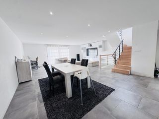  Maison � vendre 7 pi�ces 230 m�