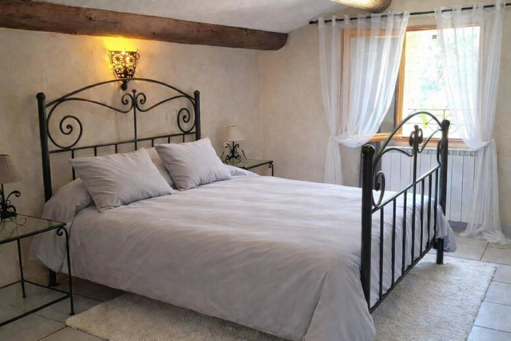 � vendre  Maison Gordes (84220)