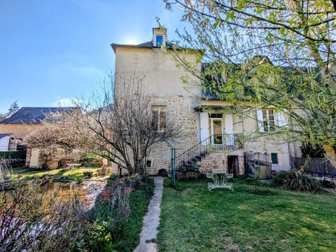   Charmante maison ancienne � Cougousse (moins de 20 min de Rodez et � 5 min de Marcillac-Vallon) Maison - 5 pi�ce(s) - 110 m�