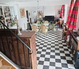  Maison � vendre 7 pi�ces 220 m�