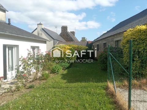   TREGOUREZ (29970) ; Vie de plain pied en c�ur de bourg. Maison - 4 pi�ce(s) - 115 m�