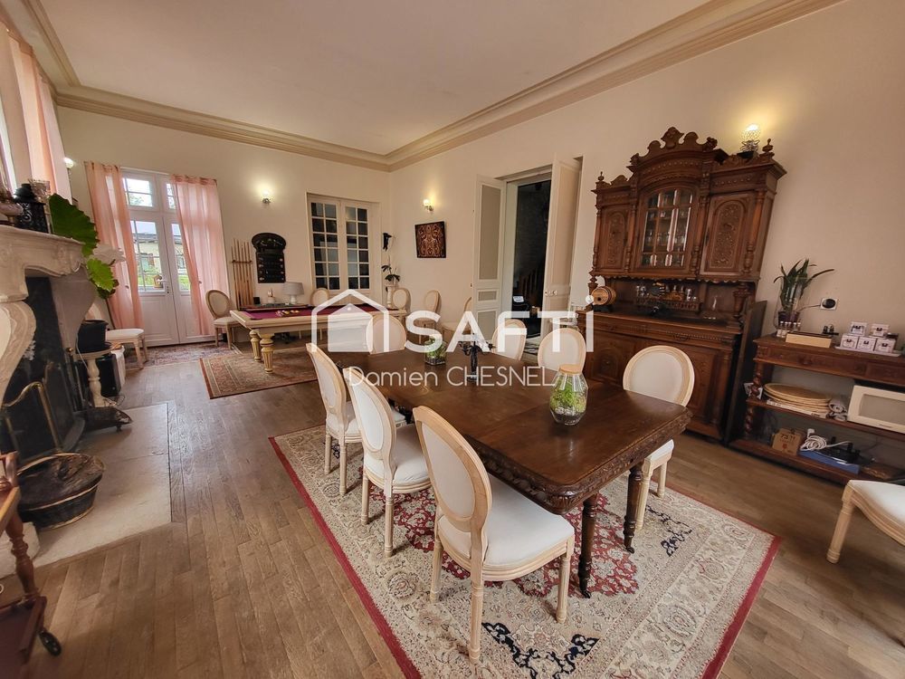 � vendre  Propri�t�/ch�teau Arcomps (18200)