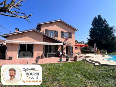   Maison familiale tr�s bien entretenue � environnement calme et recherch� Maison - 6 pi�ce(s) - 135 m�