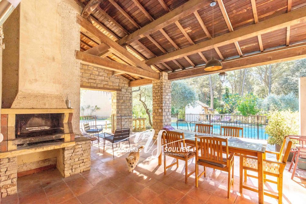 � vendre  Maison Grans (13450)