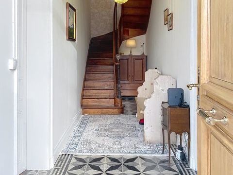   Belle demeure charentaise de 351 m2 environ Maison - 10 pi�ce(s) - 351 m�