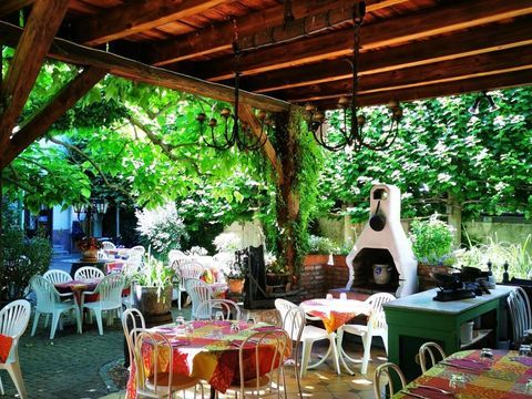 Vente Murs et le Fonds de commerce + 3 Appartement 850000 68000 Colmar