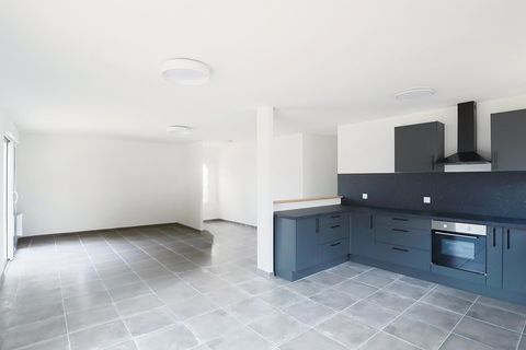   Maison 100m2, 3 chambres � 2 minutes de CIVRAY Maison - 5 pi�ce(s) - 101 m�