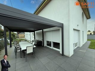  Maison � vendre 5 pi�ces 236 m�