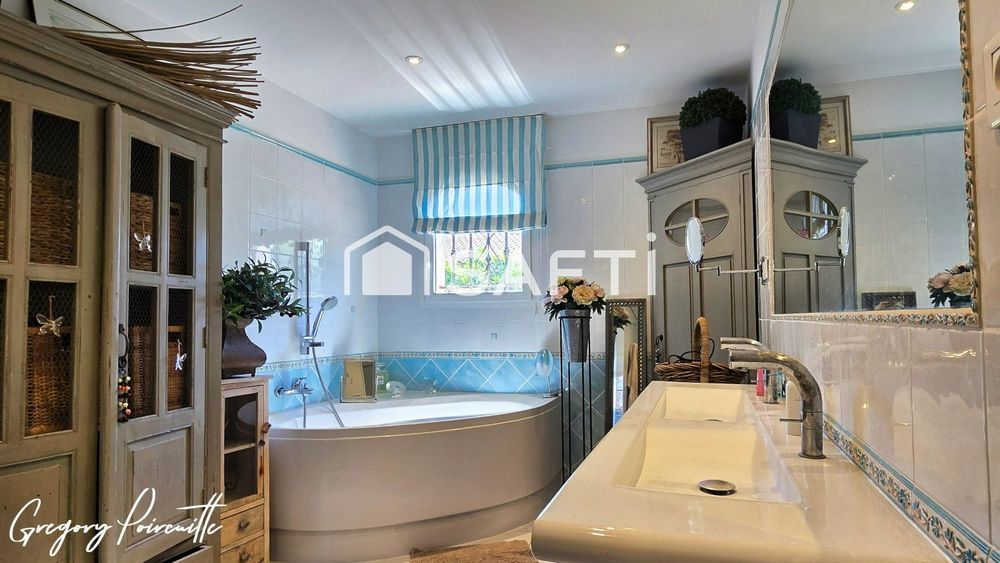 � vendre  Maison Hy�res (83400)