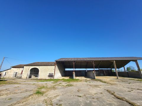   Corps de ferme sur 16ha agricole et bois. Maison - 3 pi�ce(s) - 80 m�