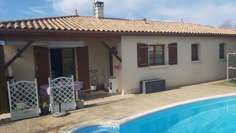   Belle maison de plain-pied avec piscine et garage Maison - 5 pi�ce(s) - 120 m�