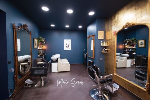 Au c�ur du 10e arrondissement de Paris, d&eacute;couvrez un salon de coiffure au charme authentique, 85000 75010 Paris 10e arrondissement