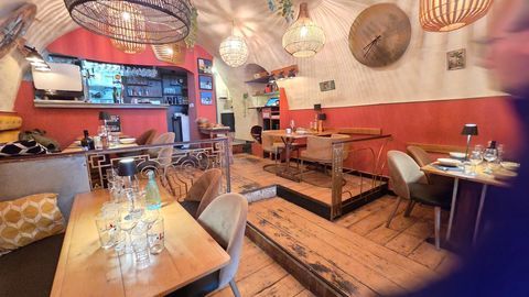 Fonds de commerce restauration environ 119 m&sup2;, Le Castellet, village m&eacute;di&eacute;val 390000 83330 Le castellet