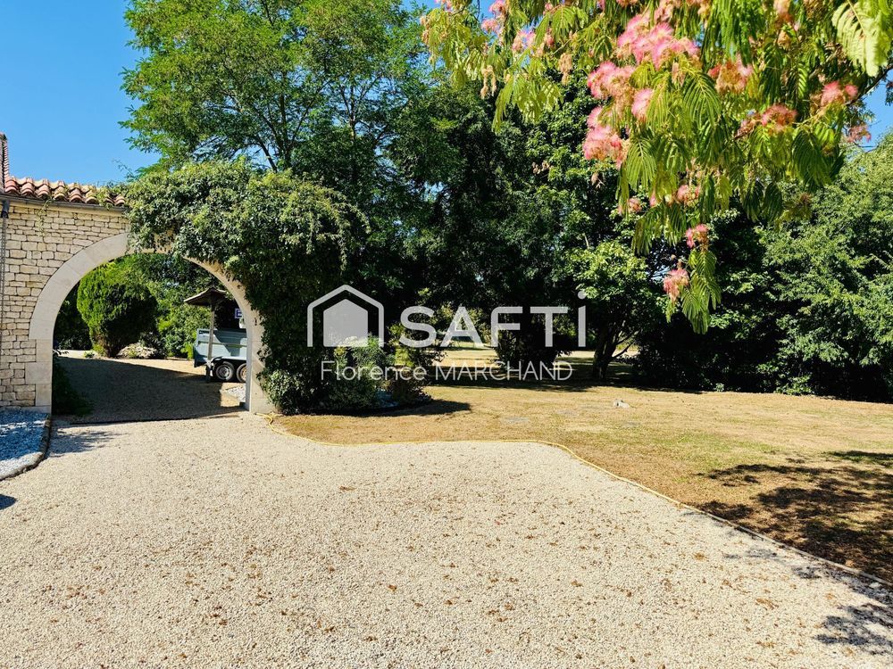 � vendre  Maison Saint-Pierre-le-Vieux (85420)