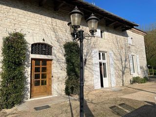  Maison � vendre 15 + pi�ces 420 m�