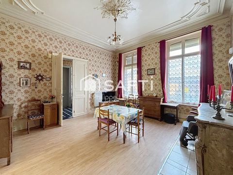   Le prestige d'une maison de ma�tre, au c�ur d'un cadre verdoyant. Maison - 8 pi�ce(s) - 259 m�