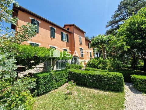   Spacieuse maison bourgeoise avec jardin, piscine et maison d'amis. Maison - 15 + pi�ce(s) - 295 m�
