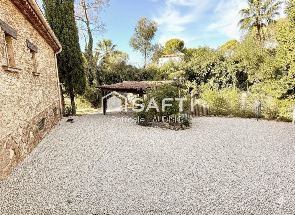 � vendre  Maison Agay (83530)