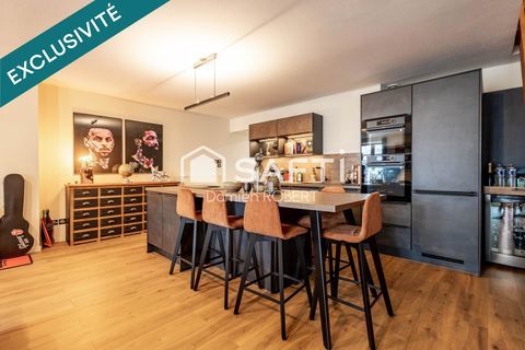   GRANDE APPARTEMENT AU CENTRE DU VILLAGE Appartement - 4 pi�ce(s) - 106 m�