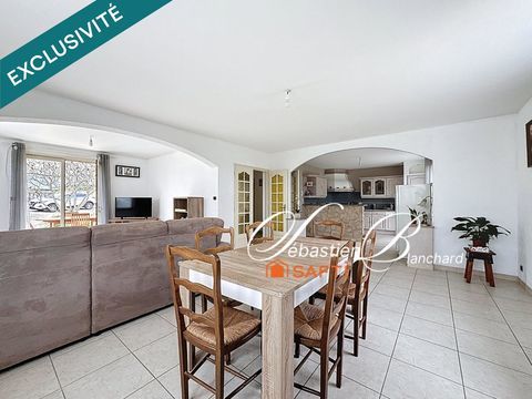   Grande b�tisse au calme avec jardin et multiples possibilit�s � � d�couvrir sans tarder ! Maison - 9 pi�ce(s) - 270 m�