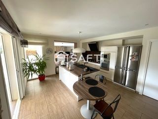  Maison � vendre 5 pi�ces 205 m�