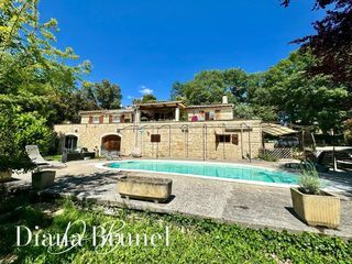  Maison � vendre 8 pi�ces 225 m�