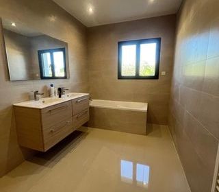  Maison � vendre 4 pi�ces 130 m�