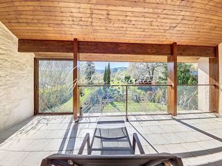  Maison � vendre 9 pi�ces 321 m�