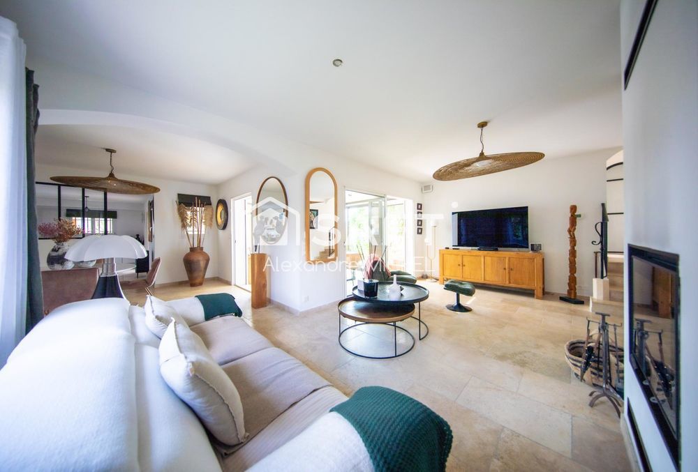 � vendre  Maison La Cadi�re-d'Azur (83740)