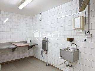  Immeuble � vendre 700 m�