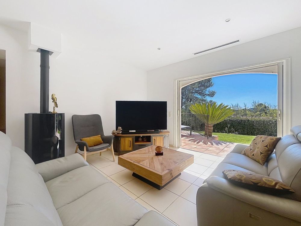 � vendre  Maison Bagnols-en-For�t (83600)