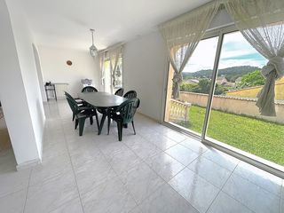  Maison � vendre 5 pi�ces 220 m�