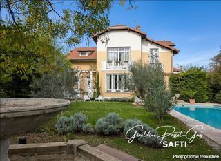  Maison � vendre 8 pi�ces 220 m�