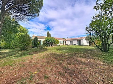   Ensemble immobilier r�nov� avec go�t � Maison principale + T2 ind�pendant + 1 900 m� de terrain � Les Aires (34600) Maison - 6 pi�ce(s) - 154 m�