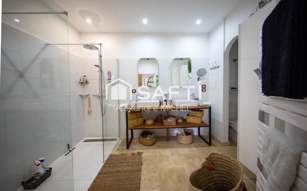 � vendre  Maison La Cadi�re-d'Azur (83740)