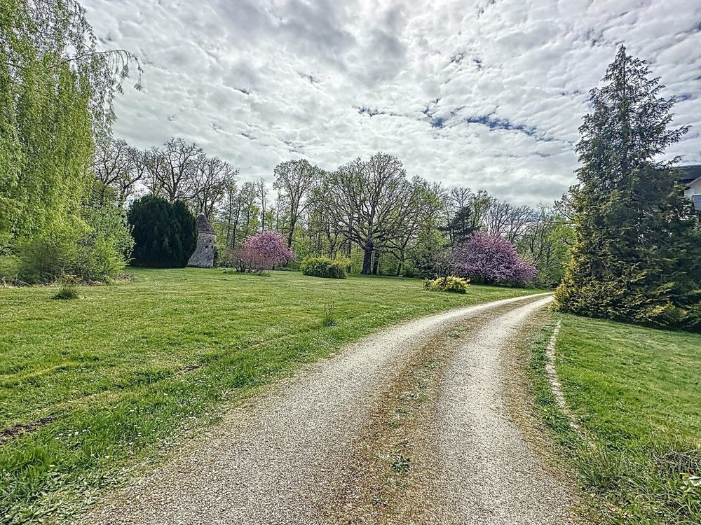 � vendre  Propri�t�/ch�teau Villeneuve-sur-Yonne (89500)