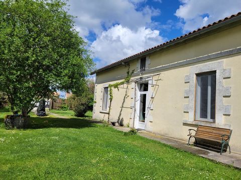   Maison spacieuse en plein centre du village Maison - 8 pi�ce(s) - 160 m�