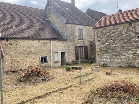   Maison de campagne de 150 m2 habitable avec terrain attenant et clos � 20 minutes de l'A5 et 2h30 de Paris ! Maison - 6 pi�ce(s) - 153 m�