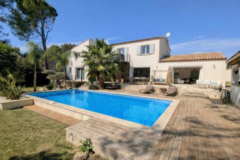   Propri�t� d'exception � Langlade � Calme, espace et prestations haut de gamme Maison - 11 pi�ce(s) - 300 m�