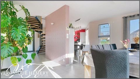   Belle prestation 4 chambres avec vie de plain pied tout confort, fonctionnelle et double garage Maison - 5 pi�ce(s) - 180 m�