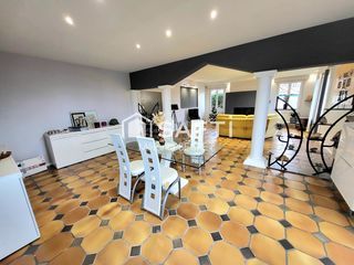  Maison � vendre 8 pi�ces 223 m�