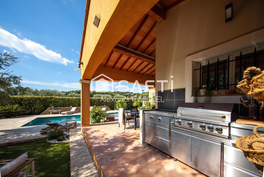 � vendre  Maison La Cadi�re-d'Azur (83740)