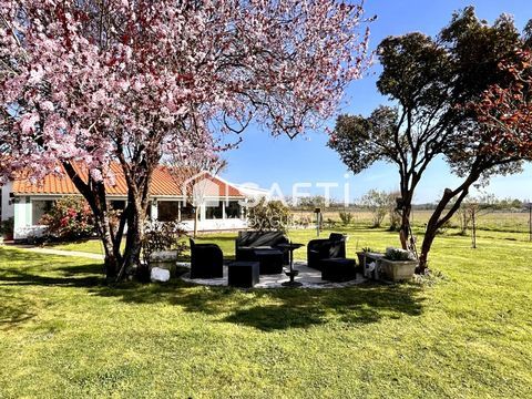   � Sablonceaux, maison de plain pied d'environ 135 m2 sur parcelle de 1650 m2, avec garage Maison - 5 pi�ce(s) - 135 m�