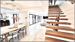  Maison � vendre 6 pi�ces 220 m�