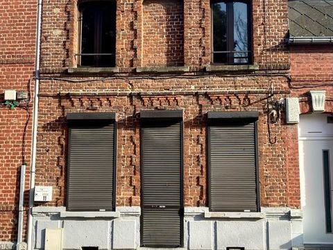   MAISON DE VILLAGE AVEC GRAND GARAGE ET DOUBLE ACCES Maison - 3 pi�ce(s) - 90 m�