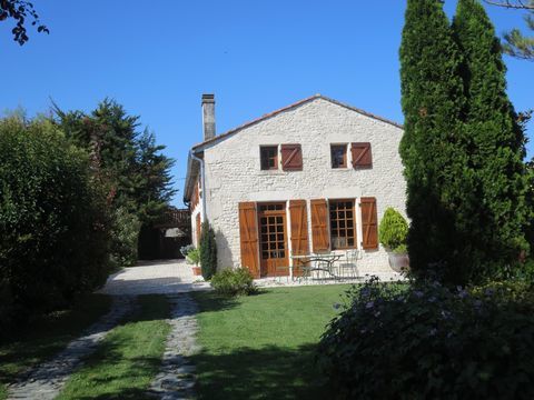   Magnifique long�re charentaise 250m2 Maison - 7 pi�ce(s) - 250 m�