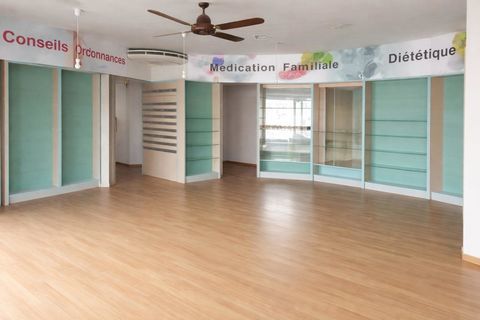 Beau local commercial quasiment au centre ville de puymoyen 600 16400 Puymoyen