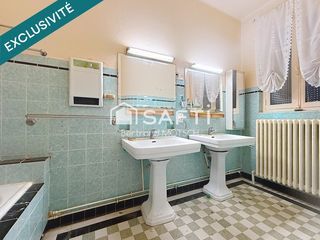  Immeuble � vendre 211 m�