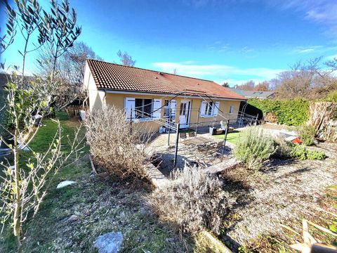   Au c�ur de Cr�mieu � Villa de plain-pied climatis�e103 m� hab. (3 ch.) / 780 m� au calme absolu + Proche commodit�s Maison - 5 pi�ce(s) - 103 m�