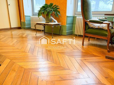   Beaux volumes ! Maison - 9 pi�ce(s) - 206 m�